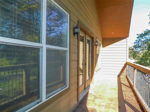 Building Photo - 558 Jay St