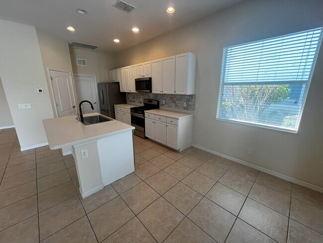Building Photo - 4726 Claremont Park Dr