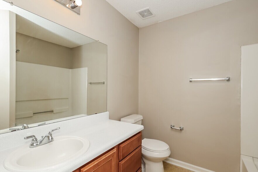 Building Photo - 1462 Riverrock Ct