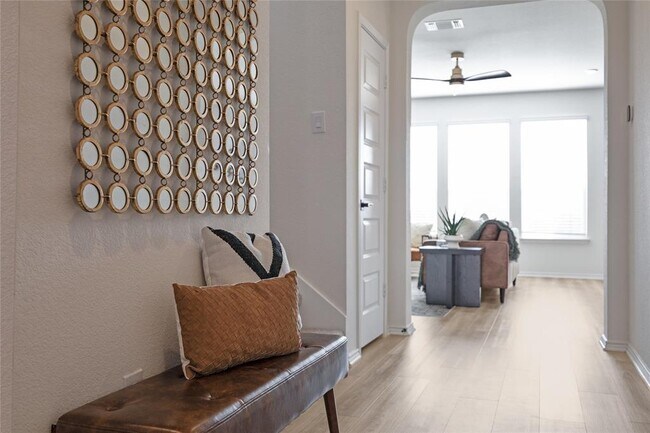 Building Photo - 1905 Red Berry Pass