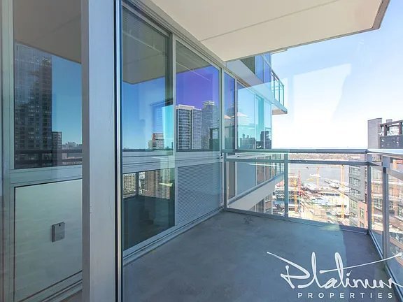 Building Photo - 505 W 37th St