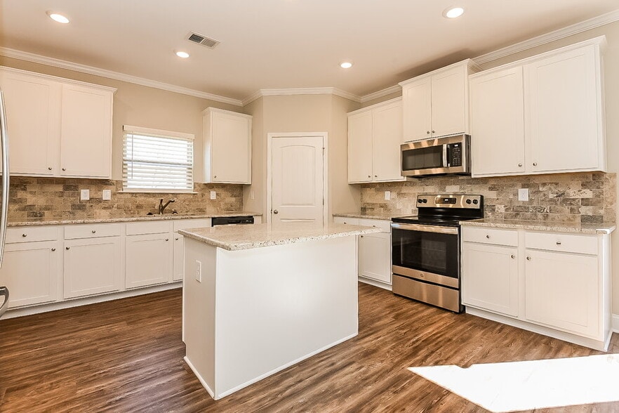 Building Photo - 28 Thunderhawk Ln