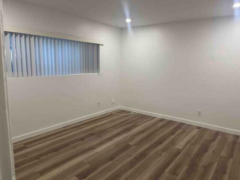 Building Photo - 5917 Buffalo Ave