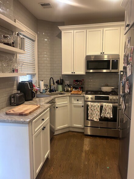 Building Photo - 71 Webster St