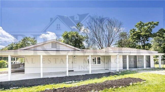Building Photo - 16312 E Independence Ave