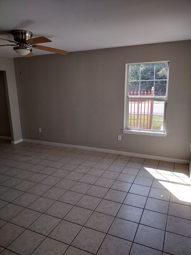 Duplex For Lease 815 Cravens St Houston TX 77076 Apartment Finder