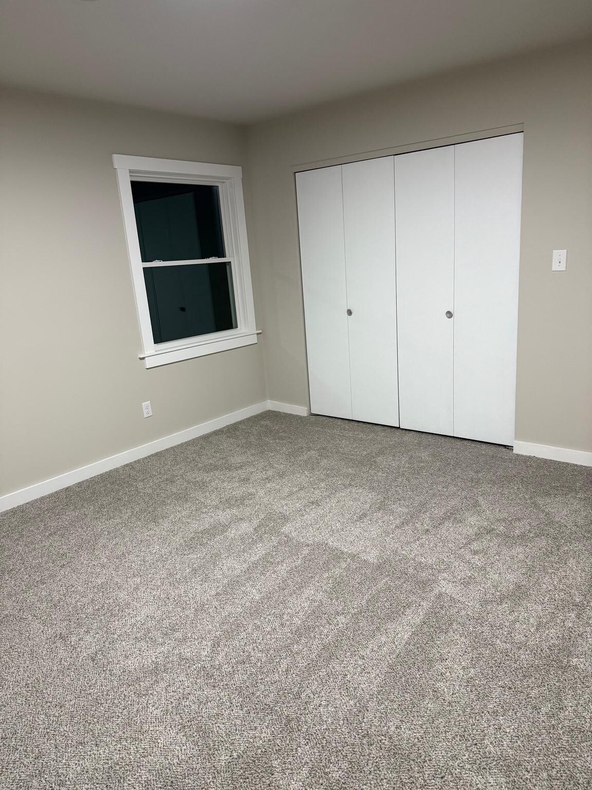 Building Photo - 6580 Fairway Dr W