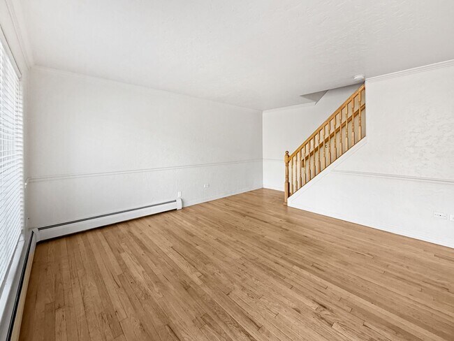 Building Photo - $0 DEPOSIT OPTION. CHEESMAN PARK! TWO STORY CONDO! ADDITIONAL HALF BATH ON MAIN LEVEL! PARKING, H...