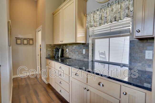 Building Photo - 169 Ironwood Dr
