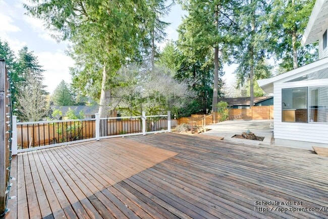 Building Photo - 12225 105th Ave NE