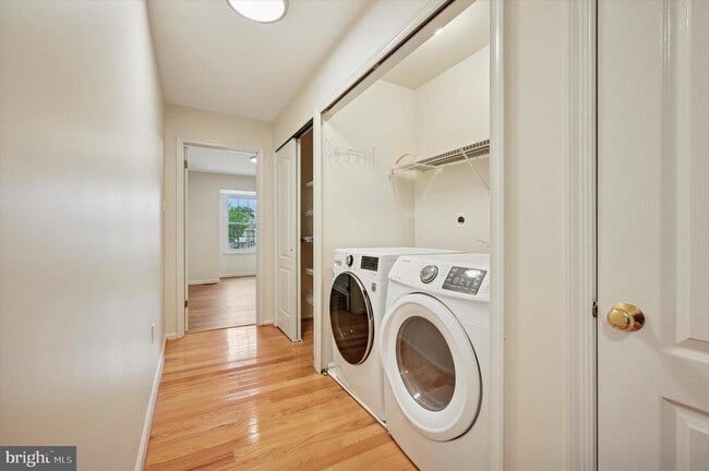 Building Photo - 5201 Plantation Ct
