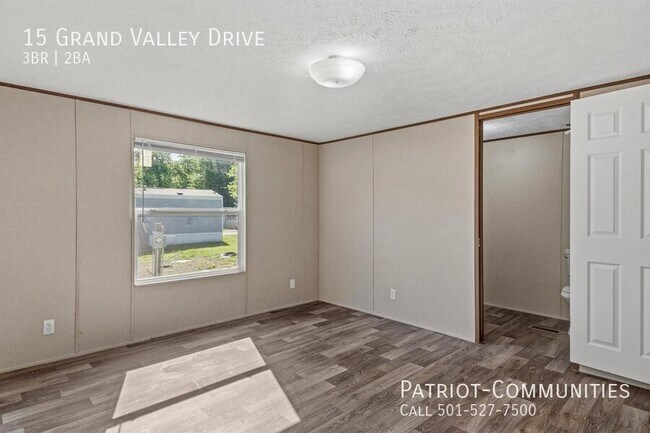 Building Photo - 15 Grand Valley Dr