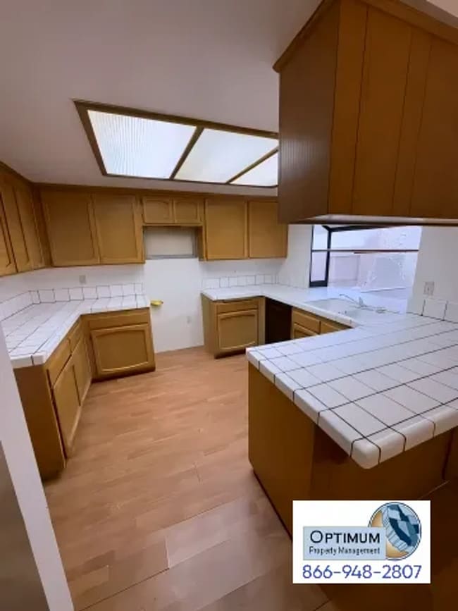 Building Photo - Spacious 4 Bedroom, 2 Bathroom Home in Central Victorville