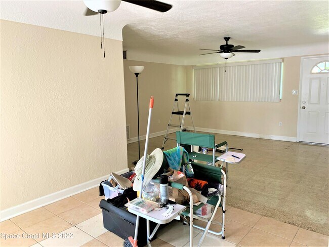 Building Photo - 810 1st St