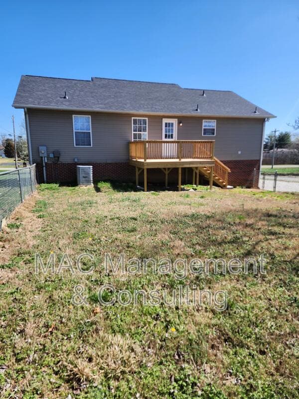 Building Photo - 143 W Gate Dr