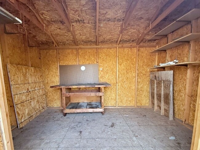 Building Photo - Spacious Rambler in West Richland