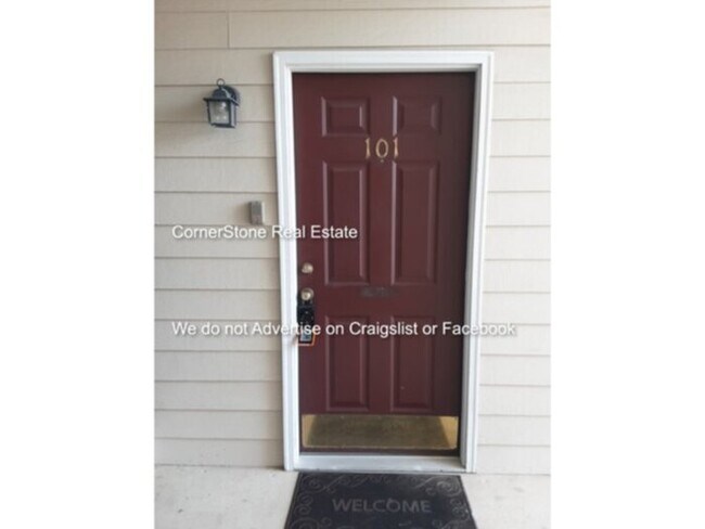 Building Photo - 1830 Balmoral Dr