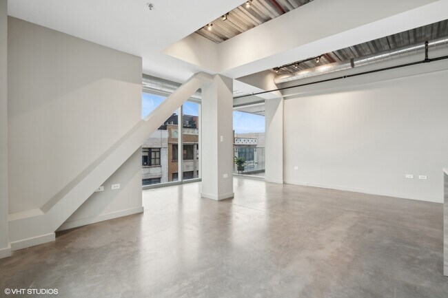 Building Photo - 1241 N Milwaukee Ave