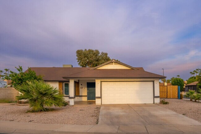 Building Photo - Downtown Gilbert Boho-Oasis|Pool|Gazebo|Ga...