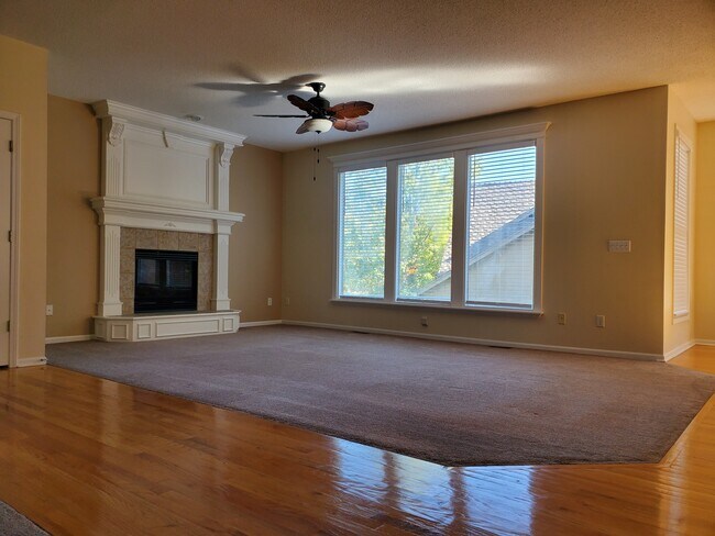 Building Photo - 14612 S Hallet St