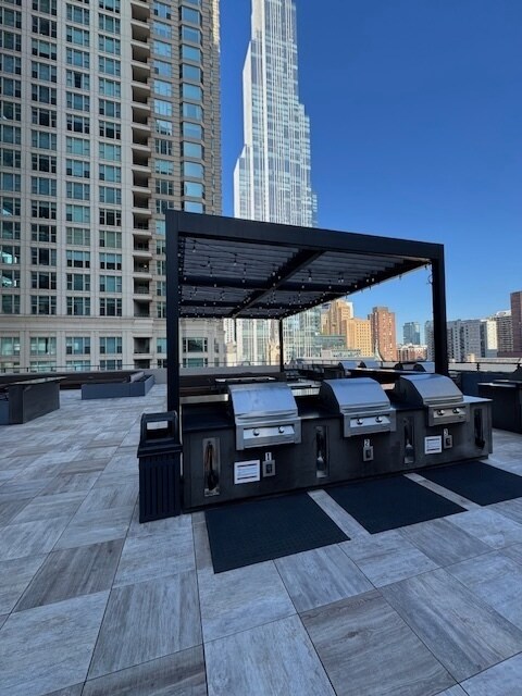 Building Photo - 30 E Huron St