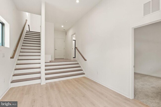Building Photo - 6230 Folly Ln