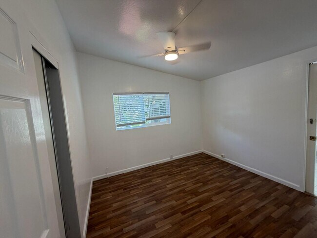 Building Photo - 10670 Minette Dr