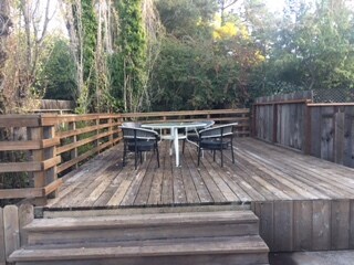 Creekside deck - 15 Treanor Street