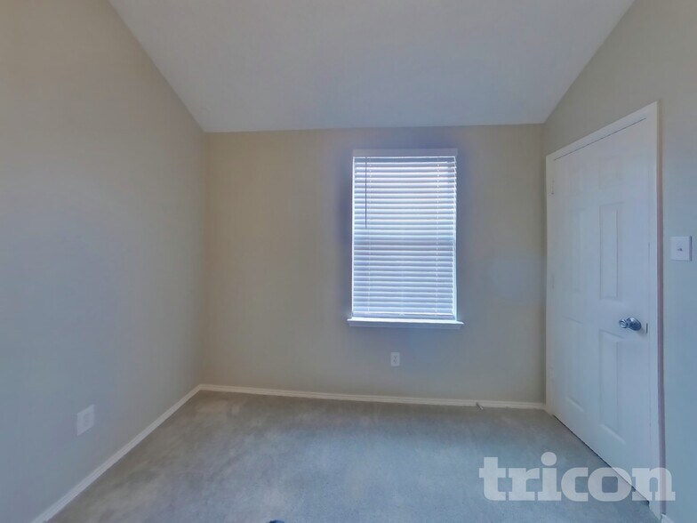 Building Photo - 1505 Redman Dr