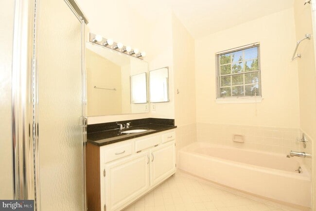 Building Photo - 7802 Mistic View Ct
