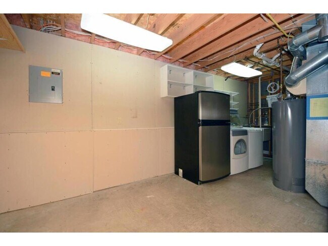 Building Photo - 5740 Willow Trail