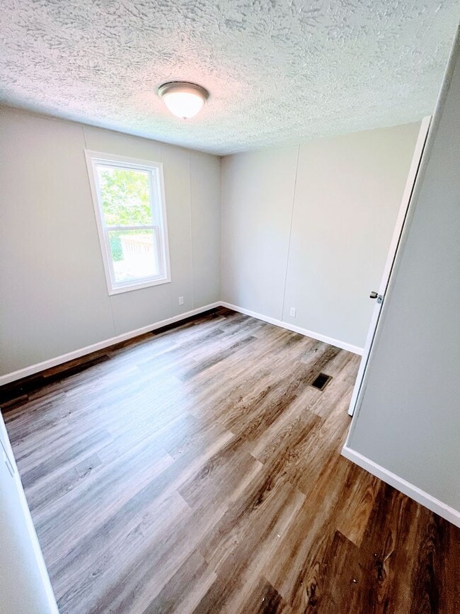 Building Photo - 3 Bedroom Home in Campbell County