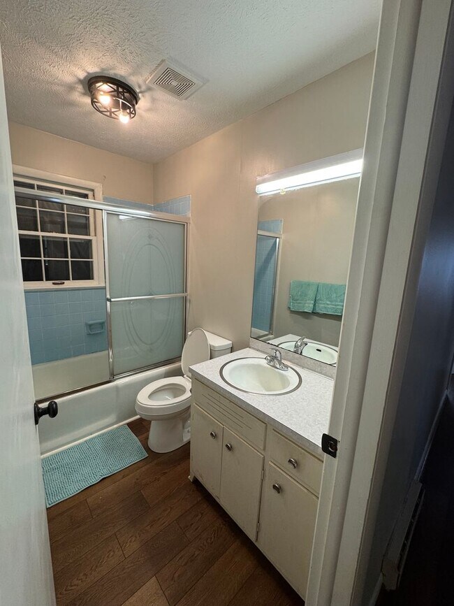 Building Photo - Spacious 3 Bedroom Home with Office, Pool, & Lawn Care Included – Hudson, NC