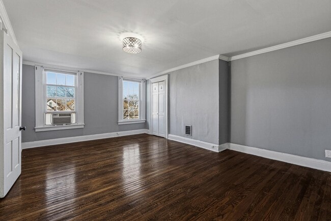 Building Photo - 37 W 34th St.