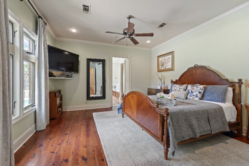 Building Photo - 118 W Bayou Pkwy