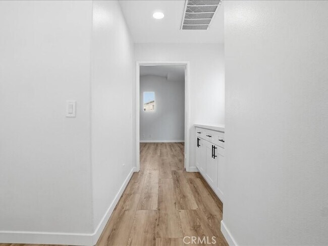 Building Photo - 356 Carrione Ct