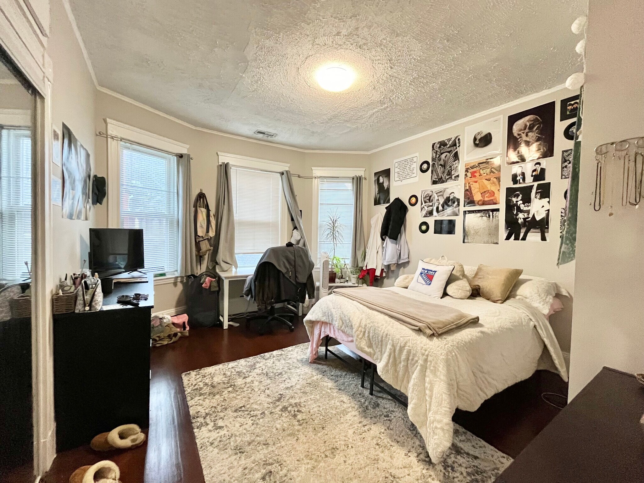 Building Photo - 724 Parker St