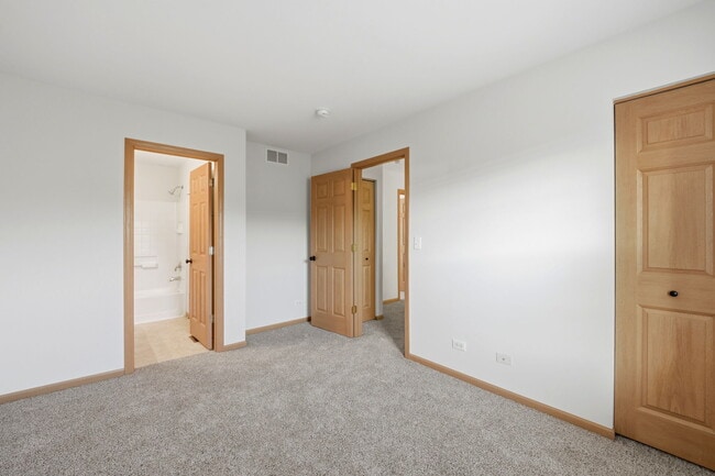 Building Photo - 1472 Cambria Dr