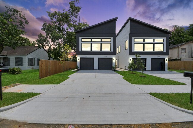 Building Photo - 7117 Eastwood St