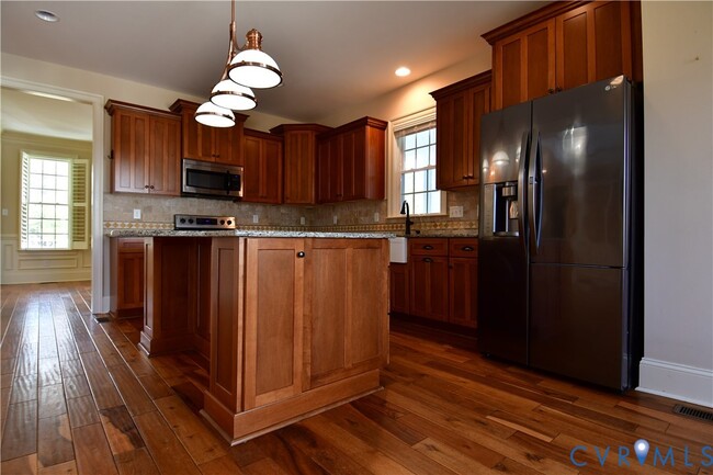 Building Photo - 12900 River Rd