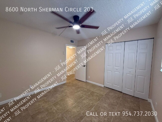 Building Photo - 8600 N Sherman Cir