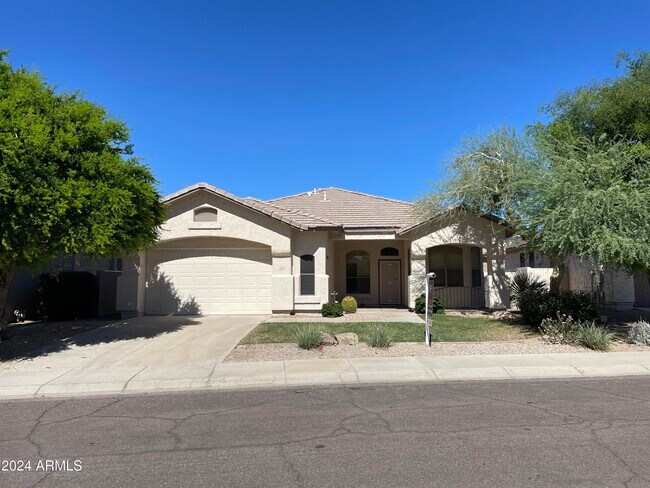 Building Photo - 7322 E Gallego Ln