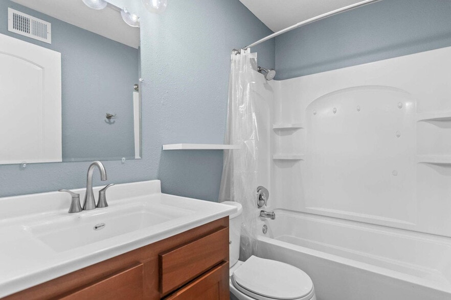 Building Photo - 2309 Cherry Hills Dr
