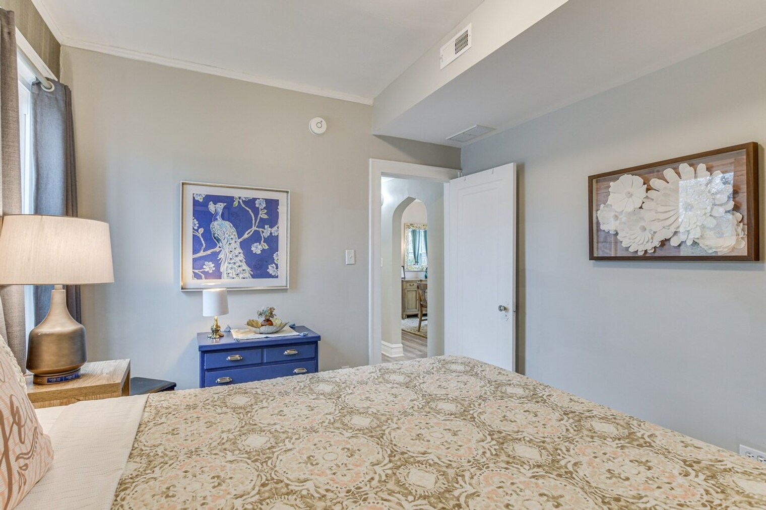 Building Photo - 1538 Fowler Ave