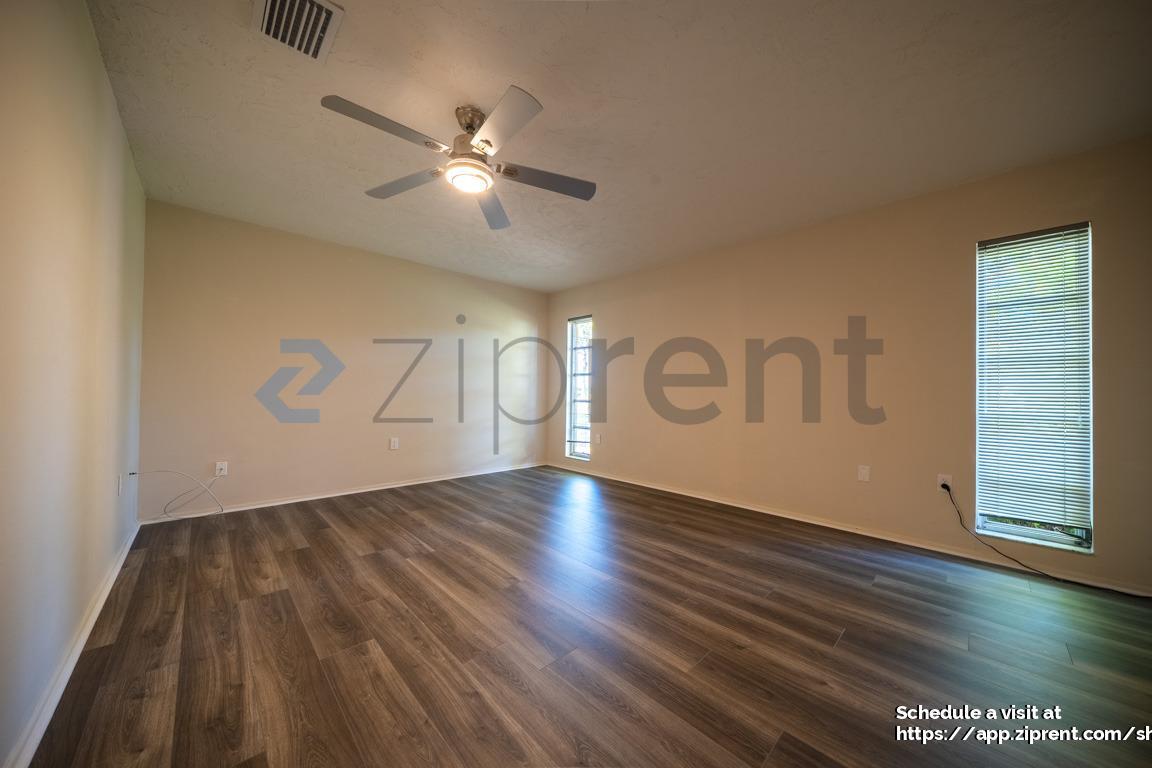 Building Photo - 468 Laurencin Dr