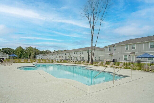 Building Photo - Don’t Miss This 3BR Townhome in North Pensacola — Garage, Modern Finishes, Community Pool & Easy ...