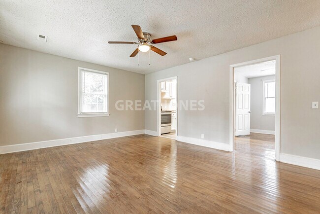 Building Photo - NOW OFFERING FIRST FULL MONTH FREE!