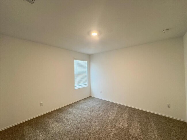 Building Photo - 512 Gabbro Gdns