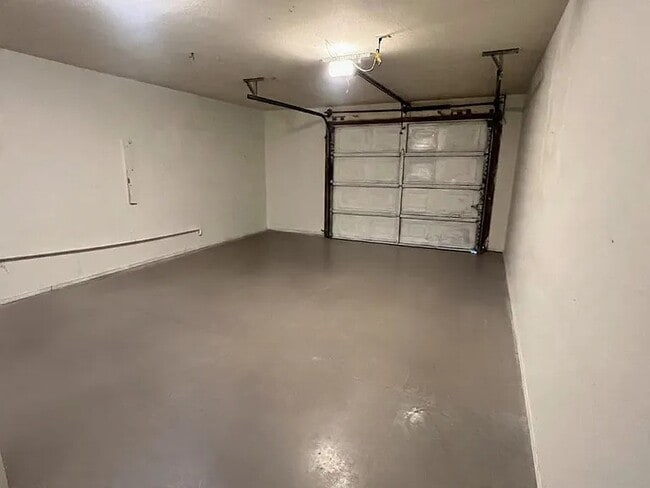 Building Photo - 1307 E Fairlane St