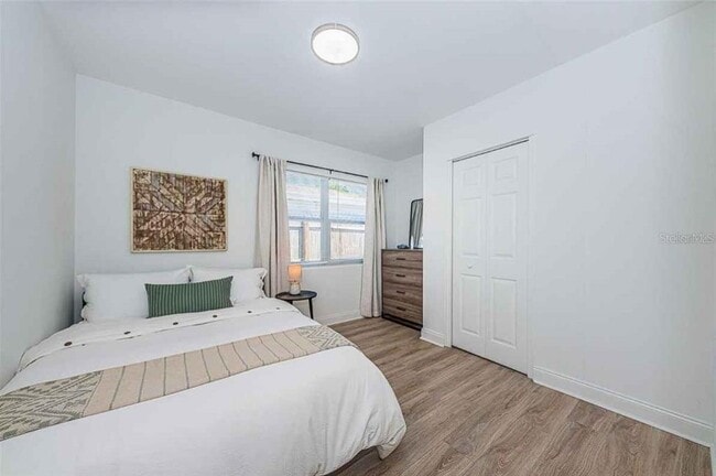 Building Photo - 1233 Sedeeva Cir S
